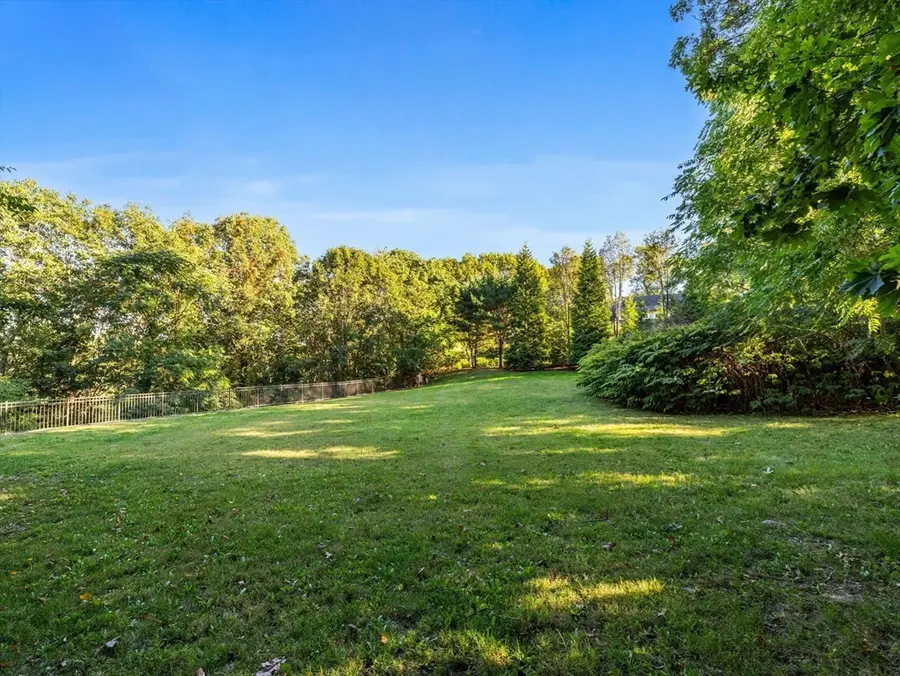 33 Boulder Rd, Wellesley, MA 02481 - #2