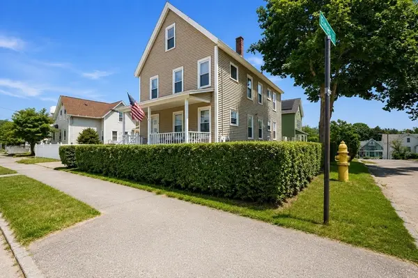 18 Ball St, Worcester, MA 01603