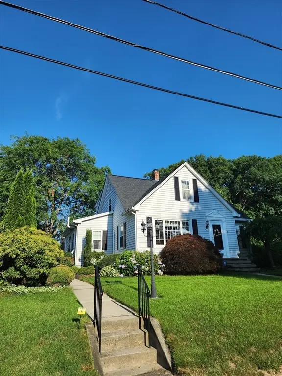 39 Everett Ave, Webster, MA 01570 - #1