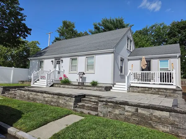 10 Wayne St, Fall River, MA 02721