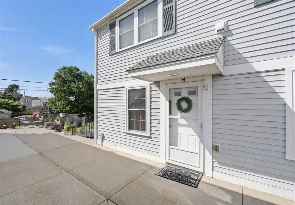 166 Pinehurst Ave #17, Swansea, MA 02777 - #1