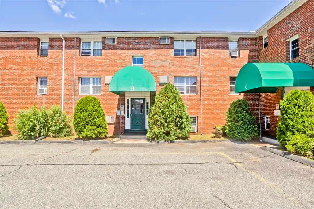 1304 Elm St #1B, West Springfield, MA 01089 - #1