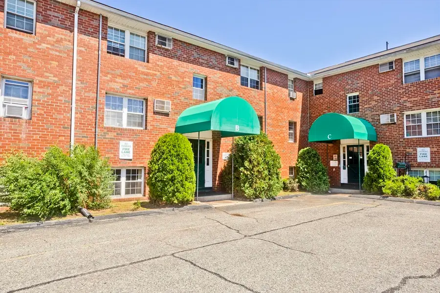 1304 Elm St #1B, West Springfield, MA 01089 - #2