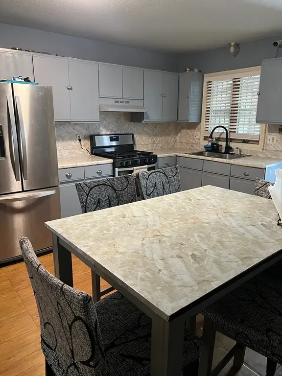17-19 Webster St, Springfield, MA 01104 - #3