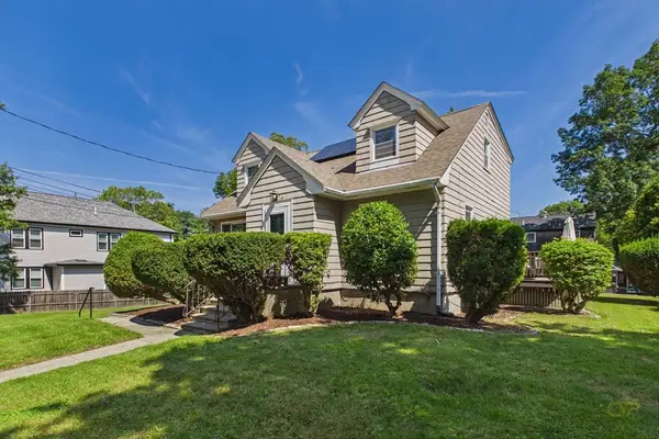 844 Hood St, Fall River, MA 02720