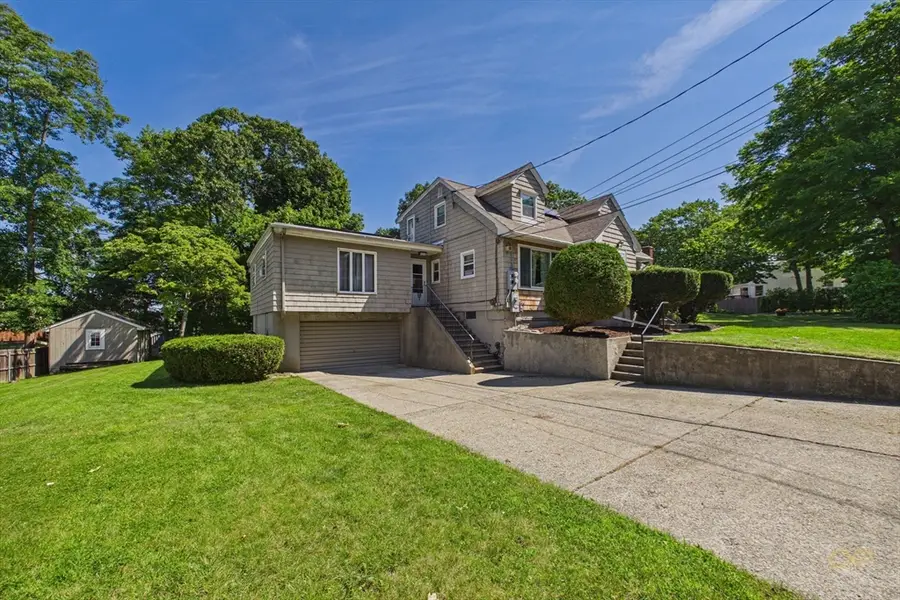 844 Hood St, Fall River, MA 02720 - #3