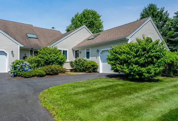 1 Woods Edge Ln #191, Mashpee, MA 02649
