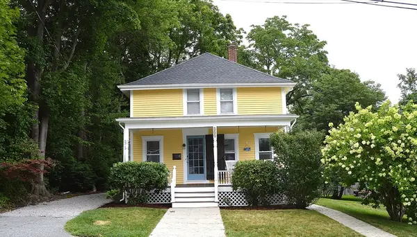 238 Old Colony Ave, Somerset, MA 02726