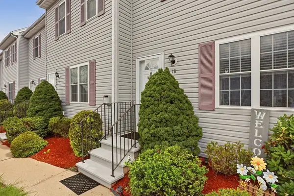 5239 N Main St #18, Fall River, MA 02720