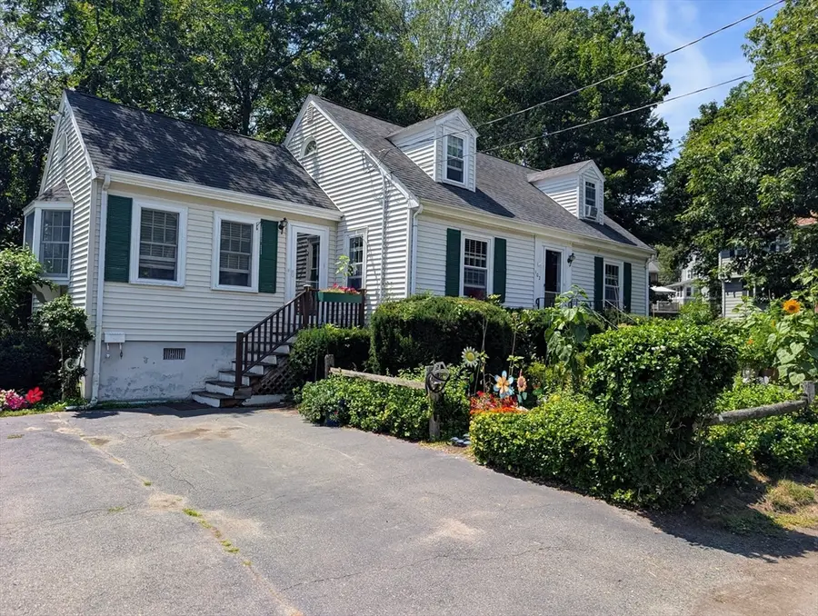 102 Sanford St, Melrose, MA 02176 - #2
