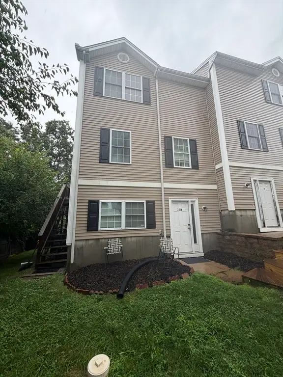318 Crescent St #B, Fall River, MA 02720 - #1