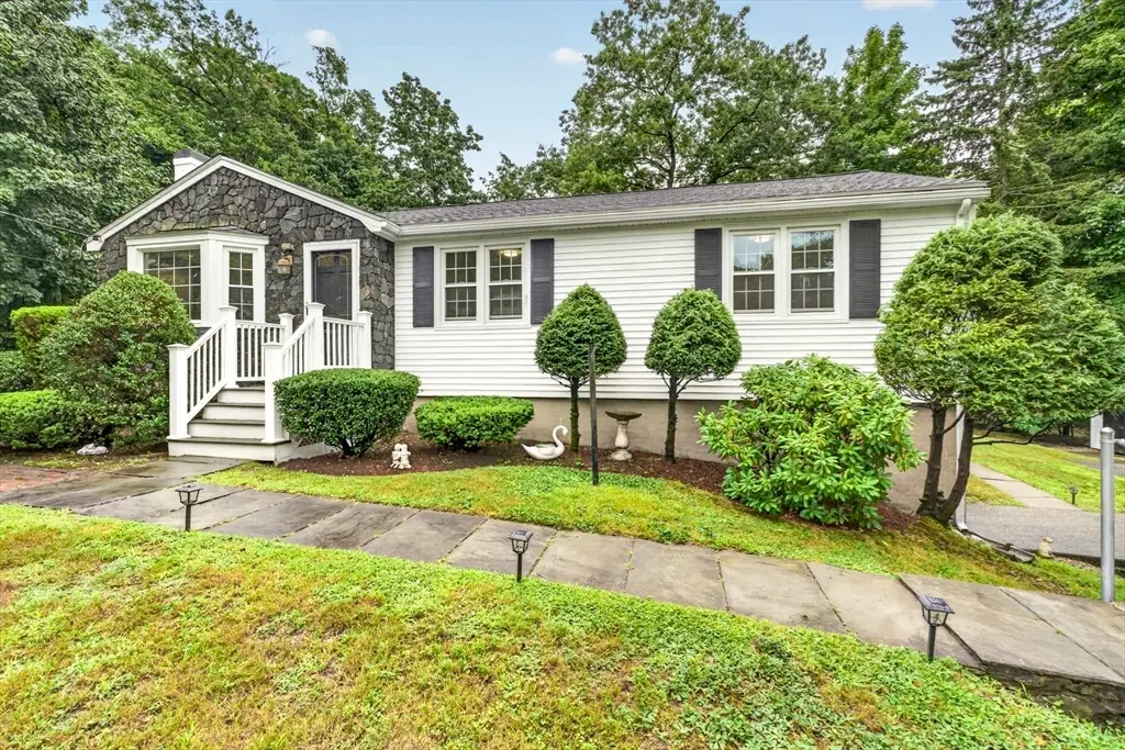 25 Gray Ter, Bedford, MA 01730 - #1