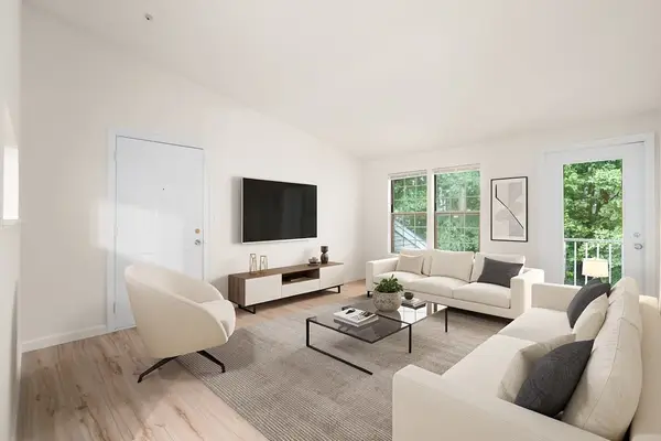 20 Walden Dr #20, Natick, MA 01760