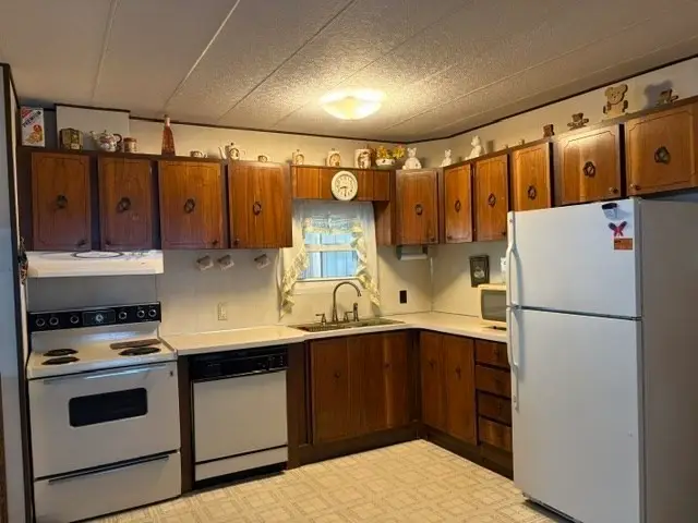 5 Sycamore Drive, Halifax, MA 02338 - #3