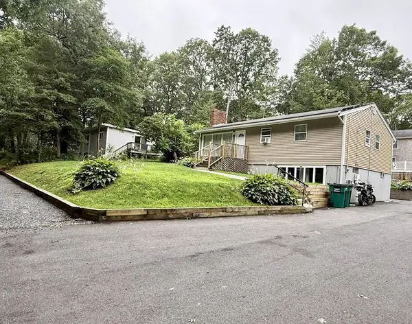 37 Huckleberry Lane, Barnstable, MA 02648