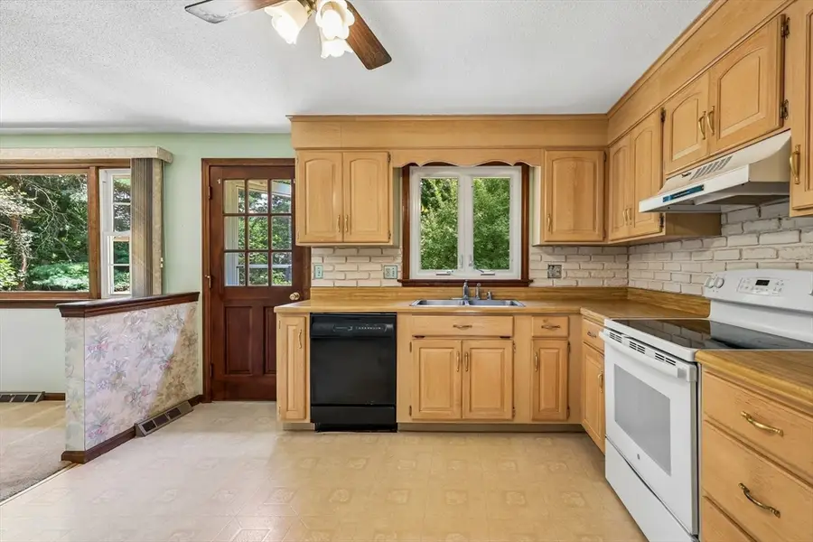 60 Forest Hill Rd, Feeding Hills, MA 01030 - #2