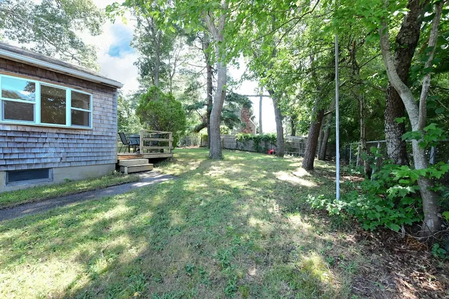 27 Lake Dr, Plymouth, MA 02360 - #2