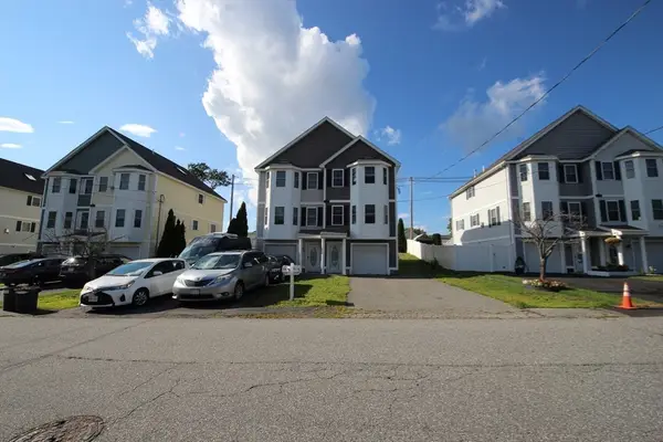 99 Manchester St #A, Lowell, MA 01852