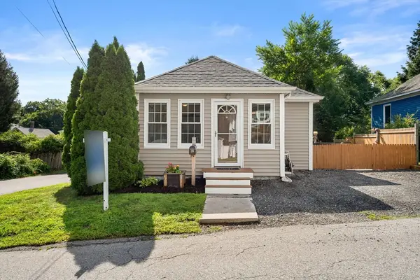 20 Prospect St, Maynard, MA 01754