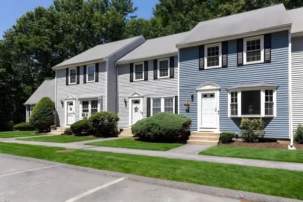8 Spruce Tree Ln #28, Norton, MA 02766