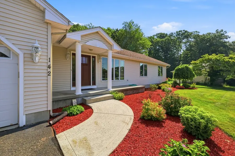 142 Oak Knoll Cir, Ludlow, MA 01056 - #2