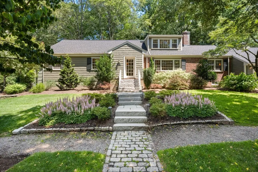 44 Valley Rd, Brookline, MA 02467 - #1