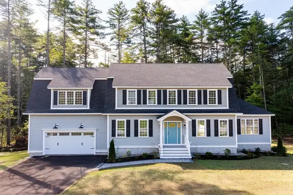 19 Unkety Brook Way, Dunstable, MA 01827