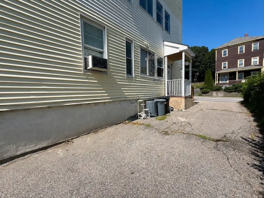 212 Vernon St, Worcester, MA 01607 - #2