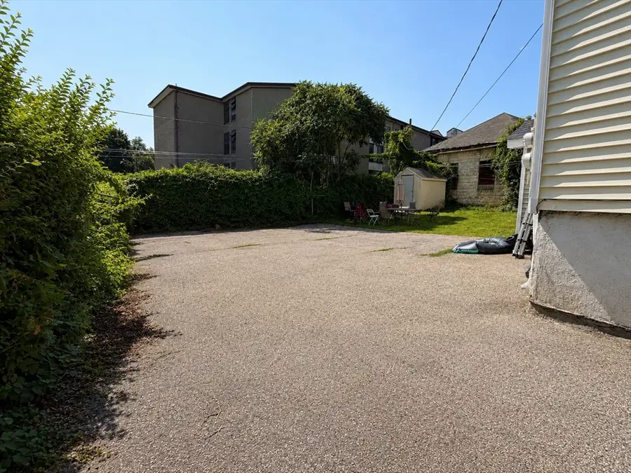 212 Vernon St, Worcester, MA 01607 - #3
