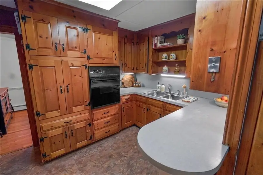 6 Edmond St, Haverhill, MA 01835 - #3
