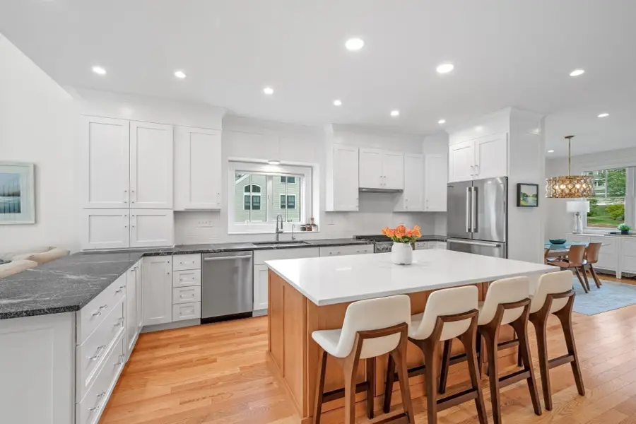 4 Talbot Lane, Reading, MA 01867 - #2