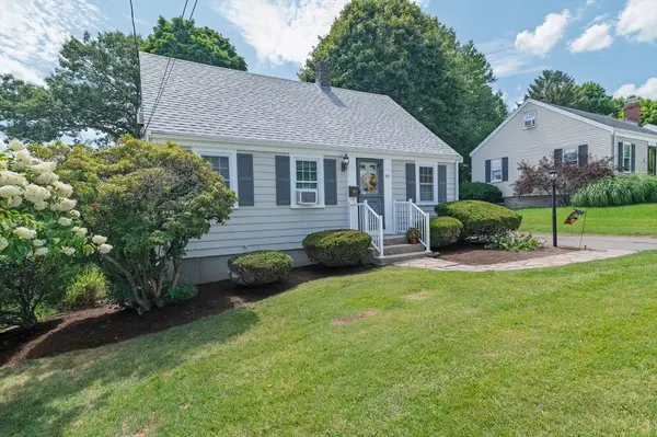 49 Edgeworth St, Weymouth, MA 02189