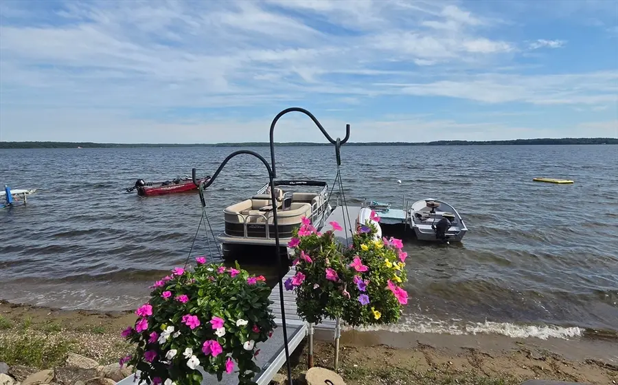 145 Staples Shore Rd, Lakeville, MA 02347 - #3