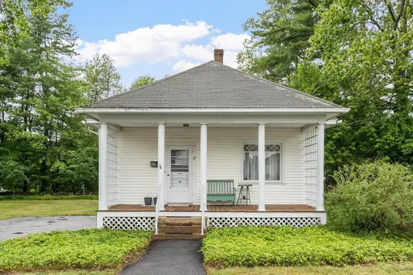 27 Foss Rd, Gardner, MA 01440