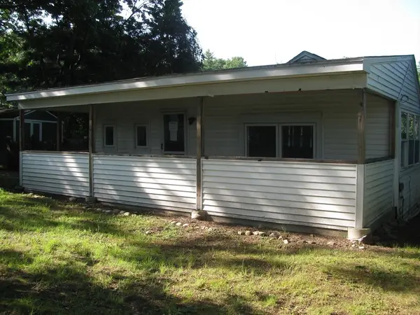 128 N Lake Ave, Southwick, MA 01077
