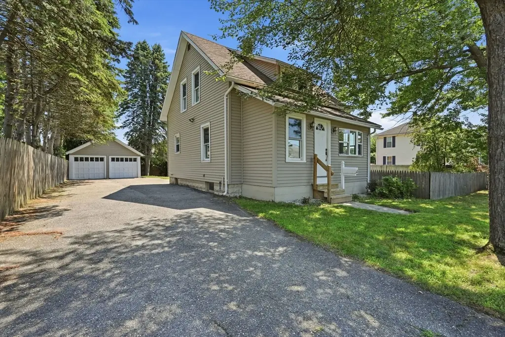 33 Baltimore Ave, Chicopee, MA 01020 - #1