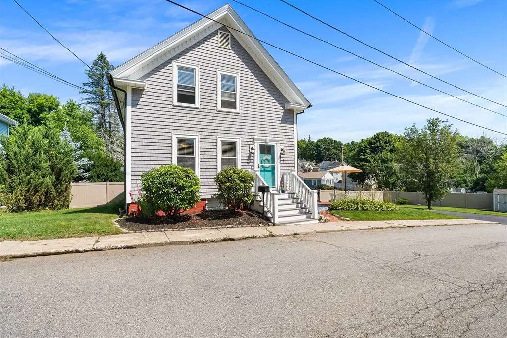 1 Lake Ave, Amesbury, MA 01913 - #1