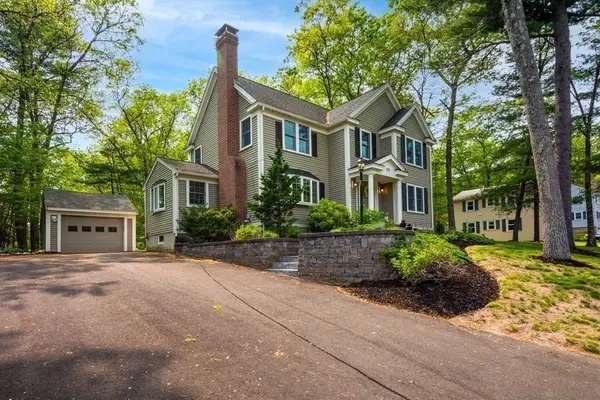 132 Central St, North Reading, MA 01864
