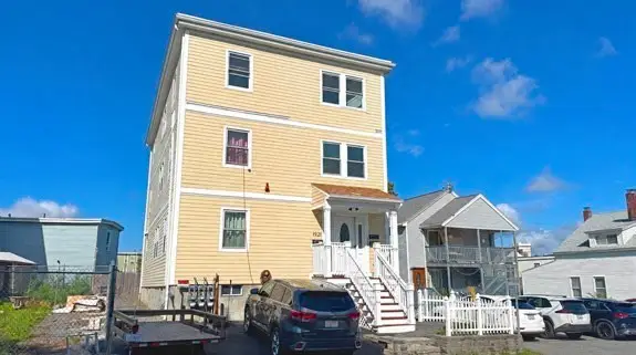 19 Willow Street, Lowell, MA 01852 - #3