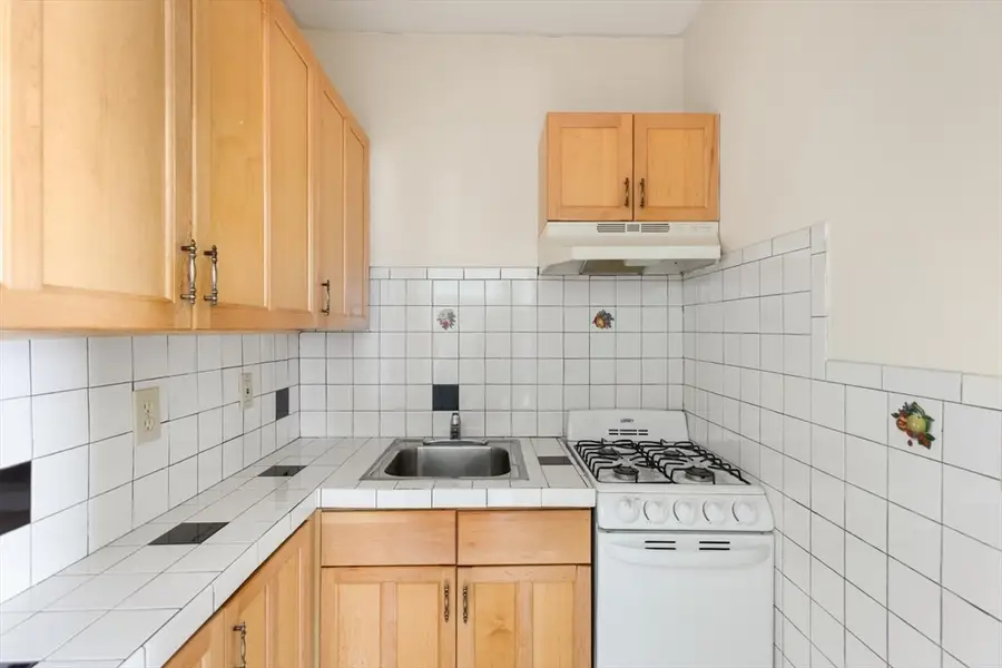 19 Fernwood Ave, Revere, MA 02151 - #3