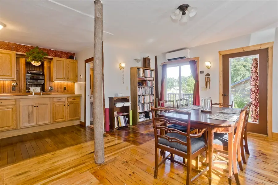 34 Washington St, Greenfield, MA 01301 - #3
