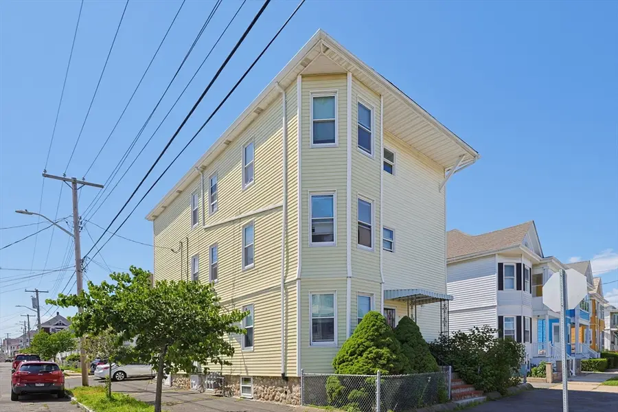 65 Arlington St, New Bedford, MA 02745 - #3