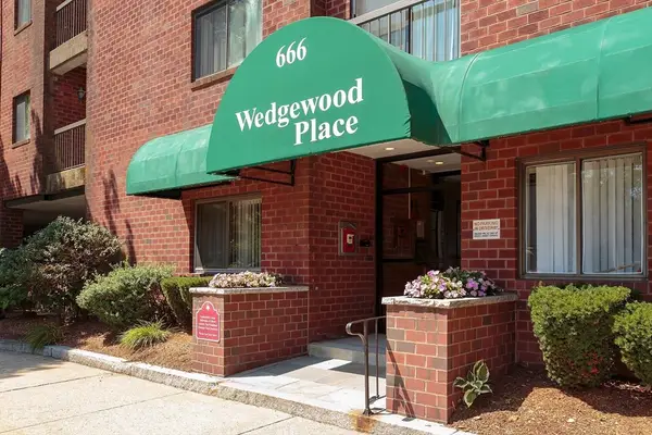 666 Main Street #207, Winchester, MA 01890