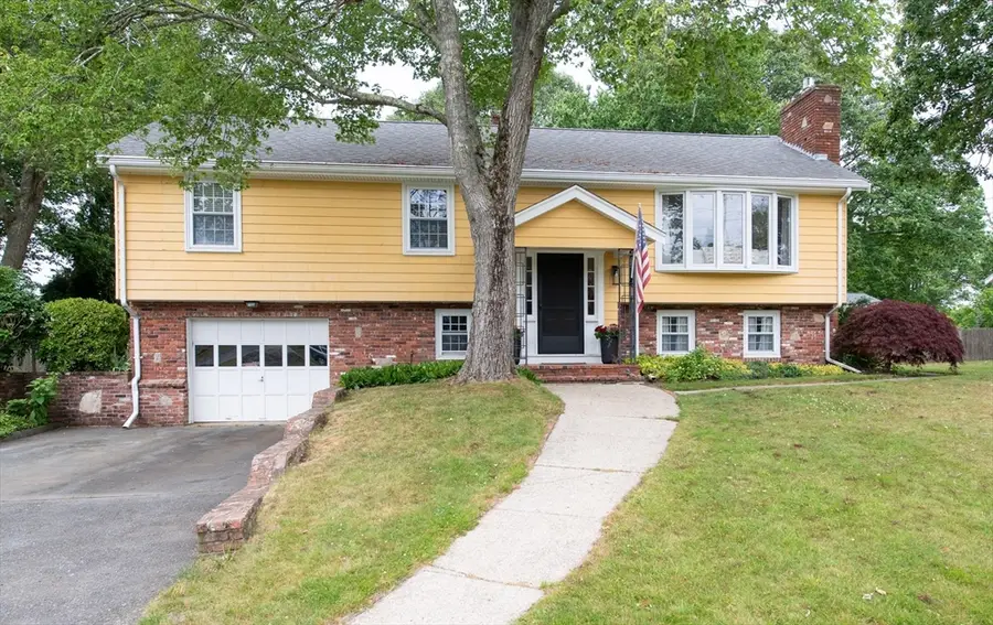 12 Brook Dr, Fairhaven, MA 02719 - #2