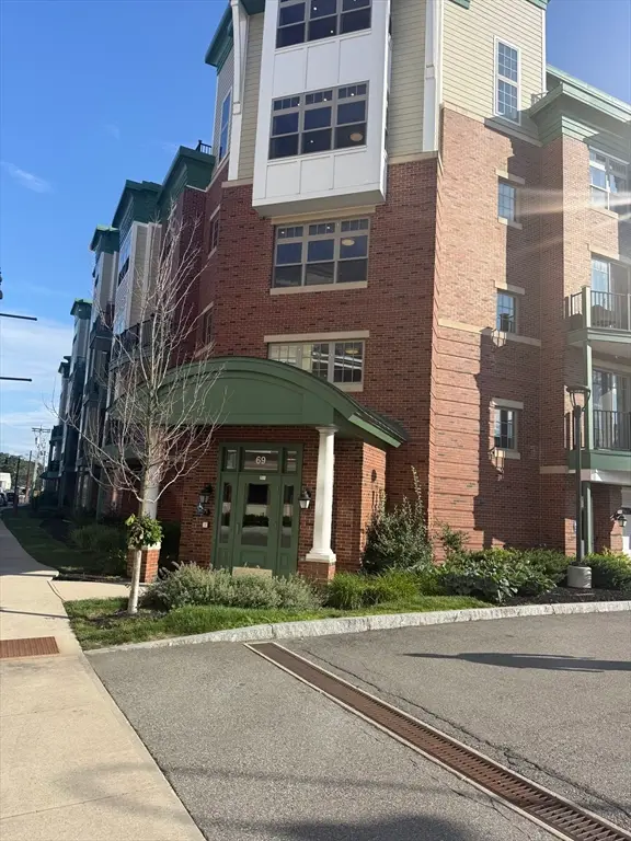 69 Foundry St #513, Wakefield, MA 01880