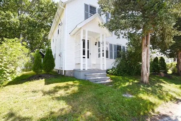 14 Prospect St, Wareham, MA 02532