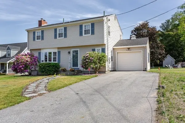 583 Whetstone Hill Rd, Somerset, MA 02726
