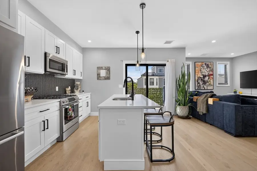 82 Moore St #5, Boston, MA 02128 - #3