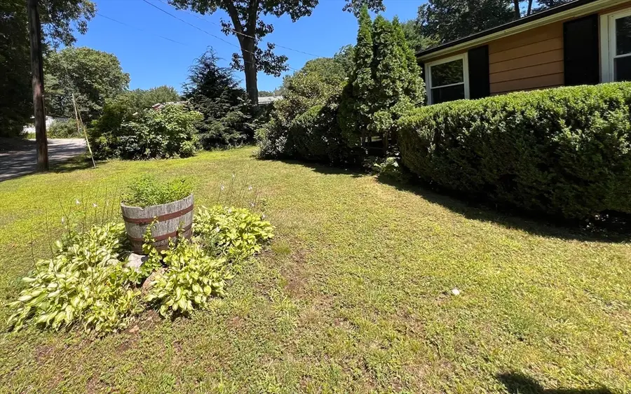 9 Maverick Drive, Brookfield, MA 01506 - #3