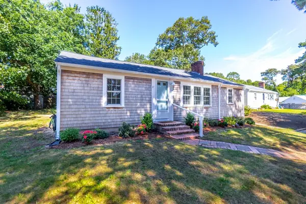 37 Naushon Rd, Dennis, MA 02639